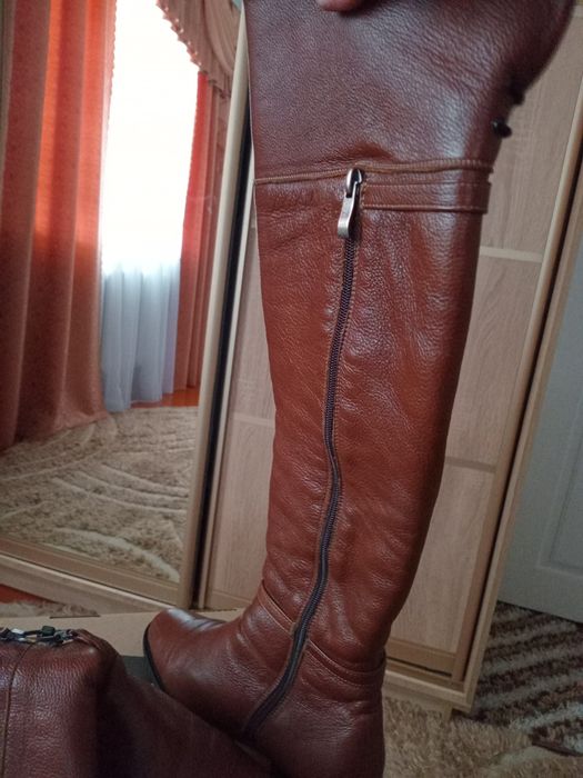 Шкіряні жіночі чоботи