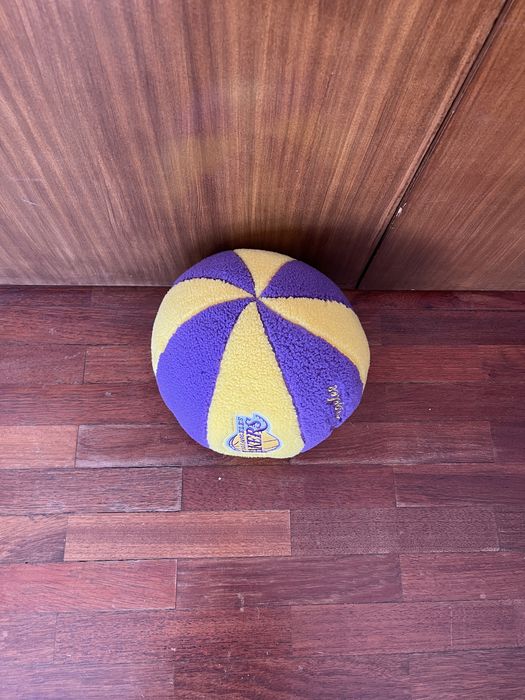Bola lakers almofada