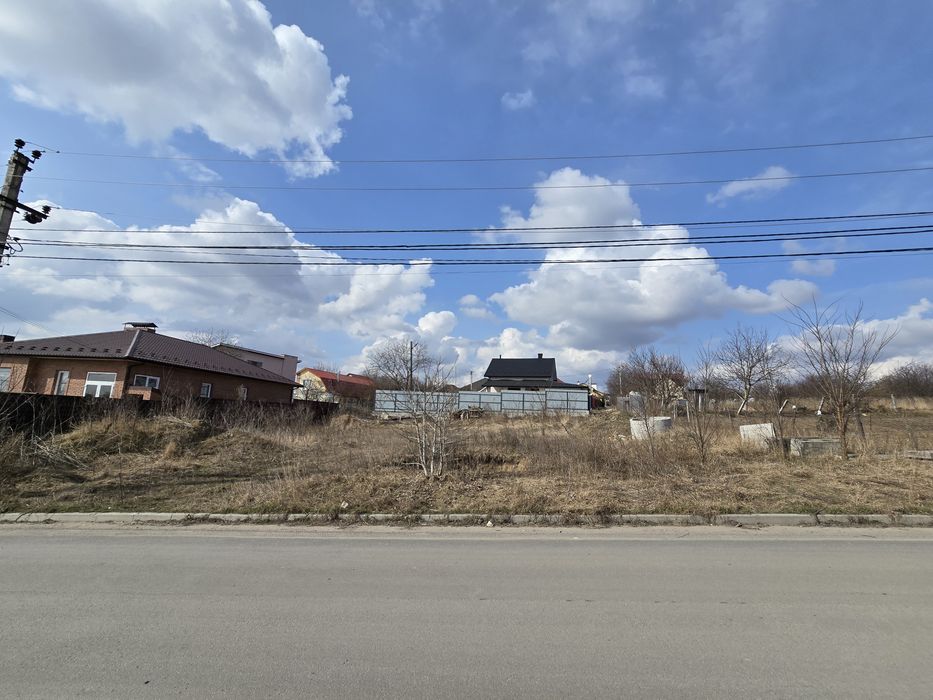 Продам земельну ділянку. Лезнево