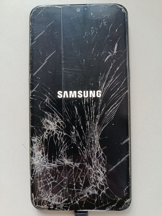Телефон Samsung galaxy a10s.