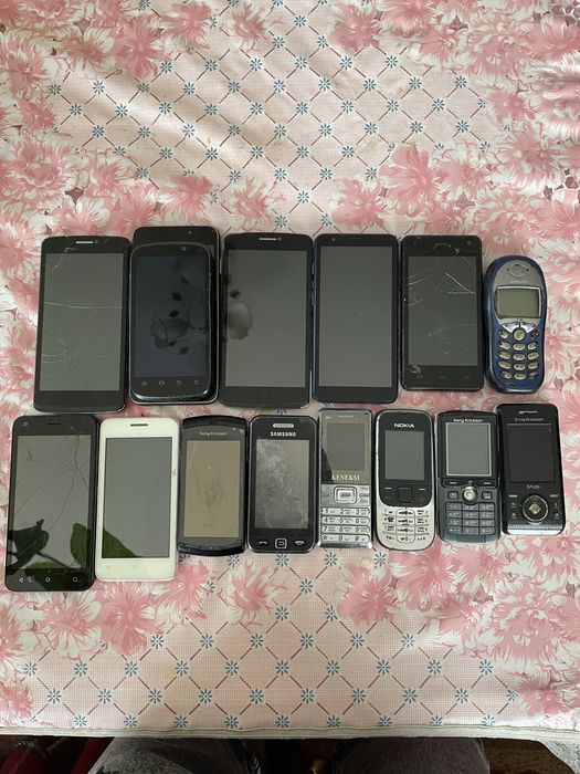 Мобільні телефони / захистне скло / чохли / зарядні пристрої / батареї