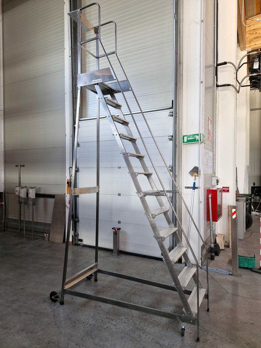 Escadas de alumínio com rodas com 6 DEGRAUS - NOVO