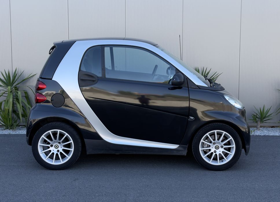 Smart Fortwo 0.8 CDI 54 CV 2010 Automatico ( Tecto Panoramico AC )