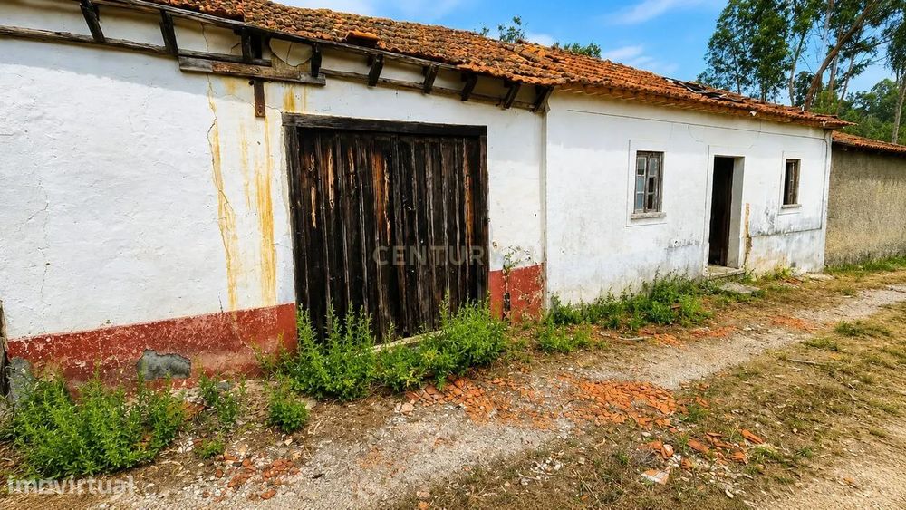 Casa de Campo  ||  Para recuperação  || Rio De Couros, Ourém