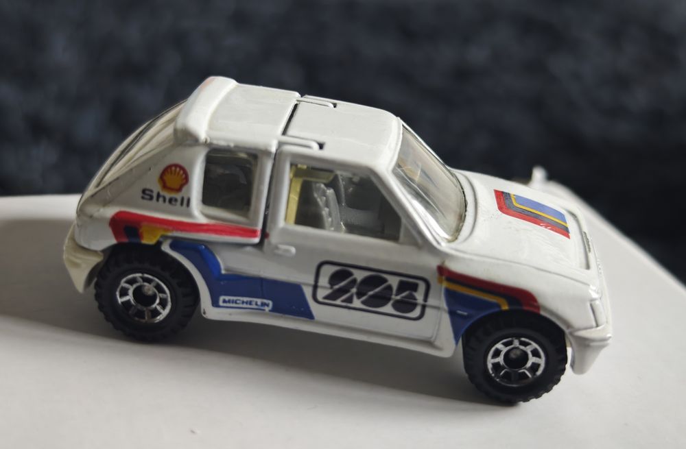 Miniaturas Matchbox -  Ford Escort, Peugeot 205 T16, Renault F1