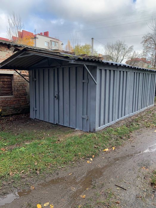 Продам металевий гараж ,в центрі міста, вул.Вінниченка