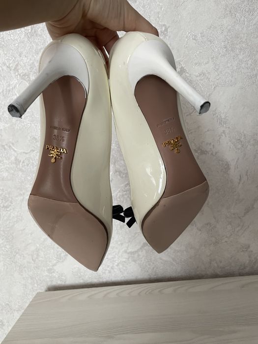 Шкіряні підбори Prada