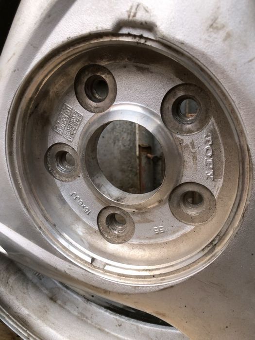 Легкосплавні диски Ford Probe 1996 (PCD)  5x114.3 (DIA): 67.1 R15