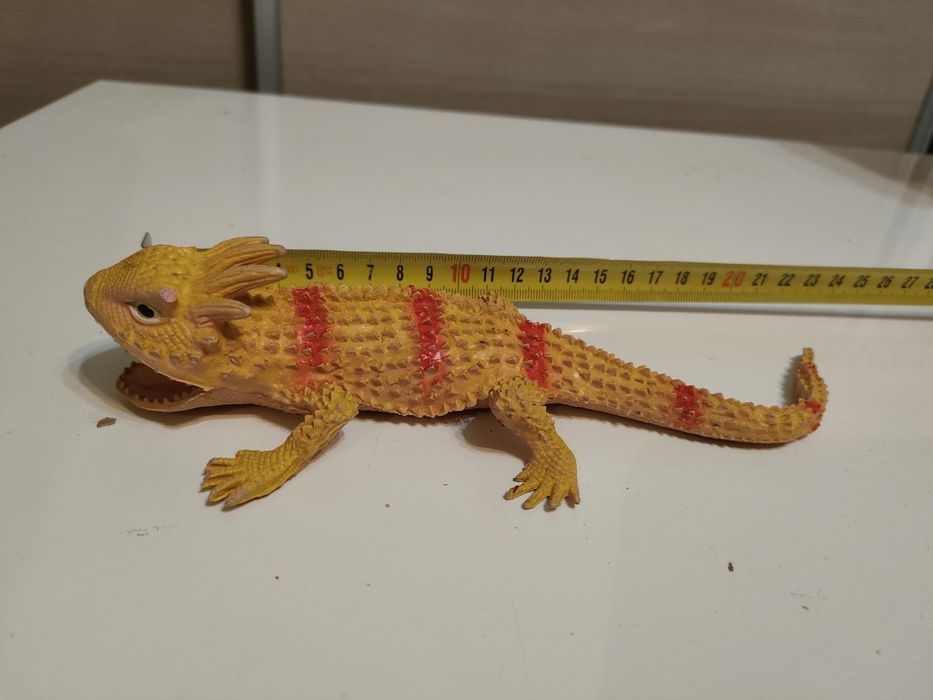 Jaszczurka kolczasta figurka