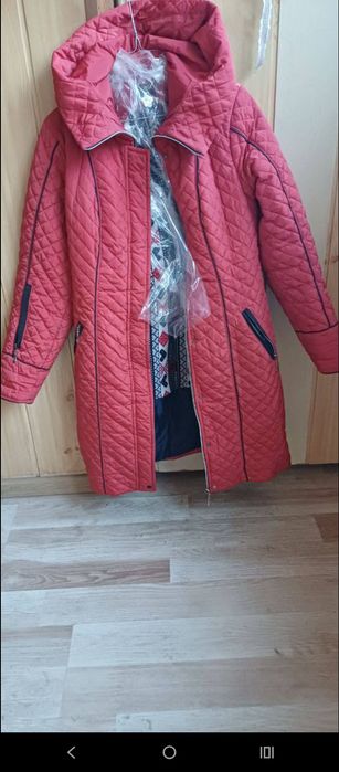 Женское очень теплое пальто.