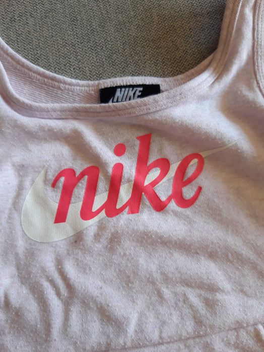 Conjunto Calções e top NIKE para menina