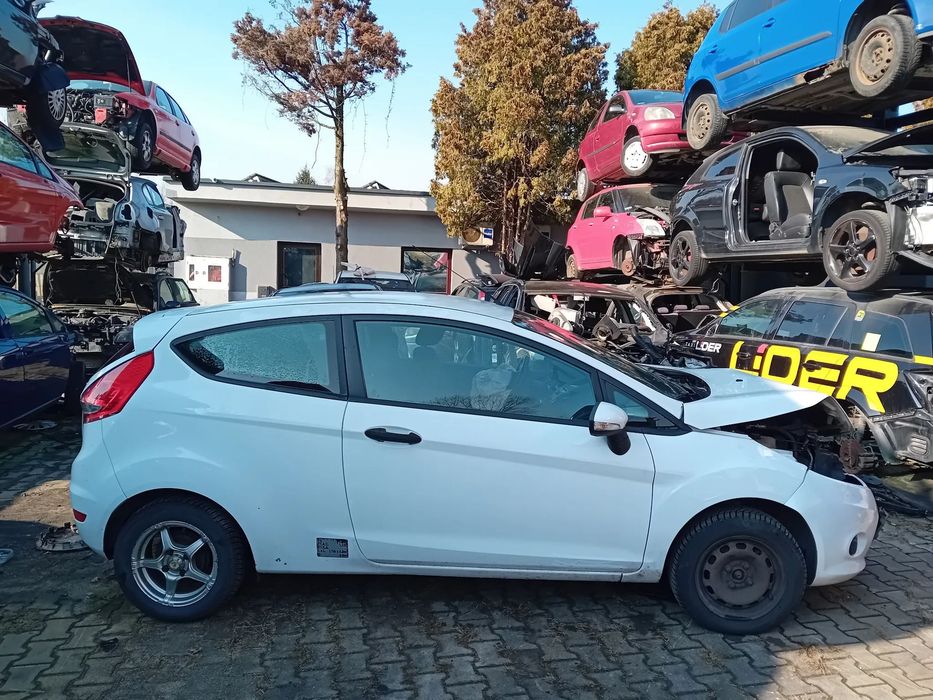 *FORD FIESTA MK7 LIFT* Samochód na części