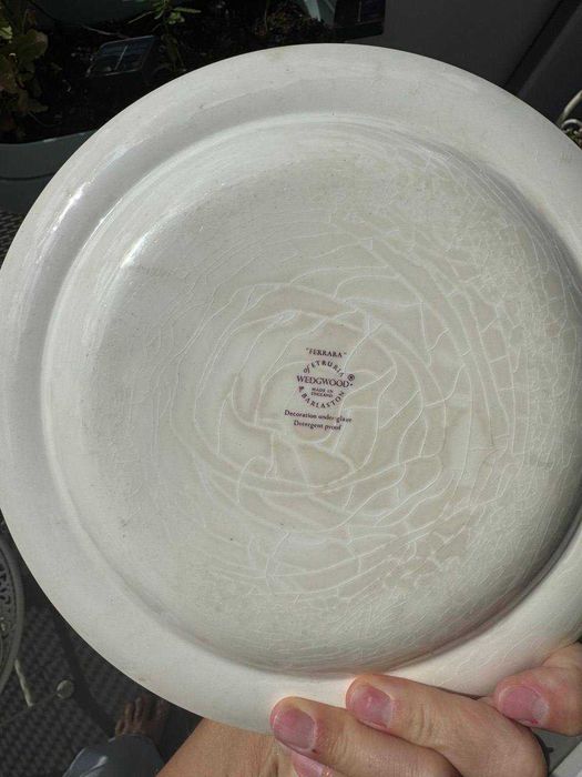 Wedgwood Ferrara – duży serwis porcelanowy, ponad 45 elementów