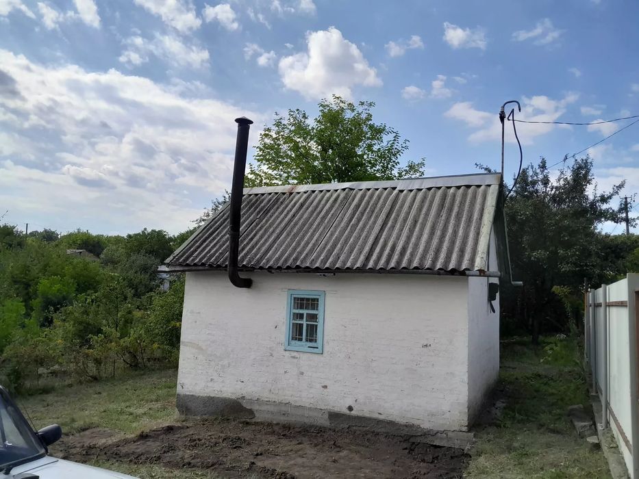 Дача 25 м. кв., уч. 6,7 сот. пр. Б. Хмельницкого. Печь. Вода. Свет.