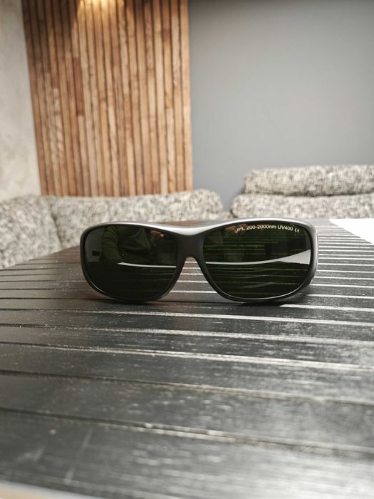 Захисні окуляри для фотоепіляції IPL-200-2000 (оправа чорного кольору)