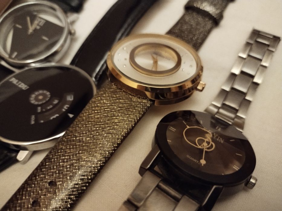 Жіночий наручний годинник