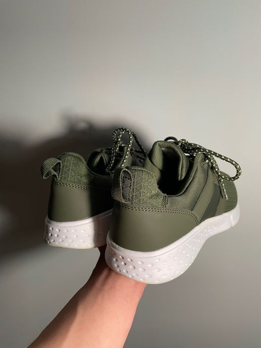 Базові кросівки crivit 41р