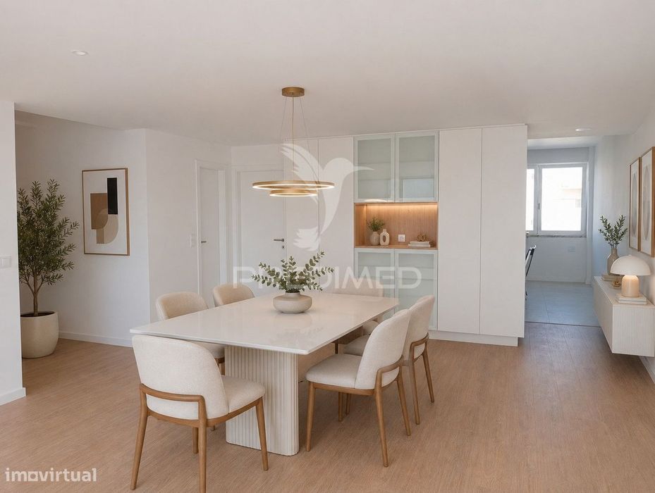 Apartamento T3 Totalmente Remodelado - Quinta da Alçada, Rua Pedro...