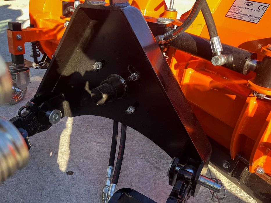 Pług do śniegu Strzałka NOWY Odśnieżny TUZ ŁADOWACZ Dostawa Komunalny