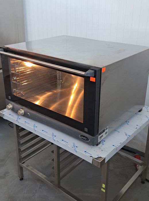 Конвекційна пекакарська піч Unox Domenica
