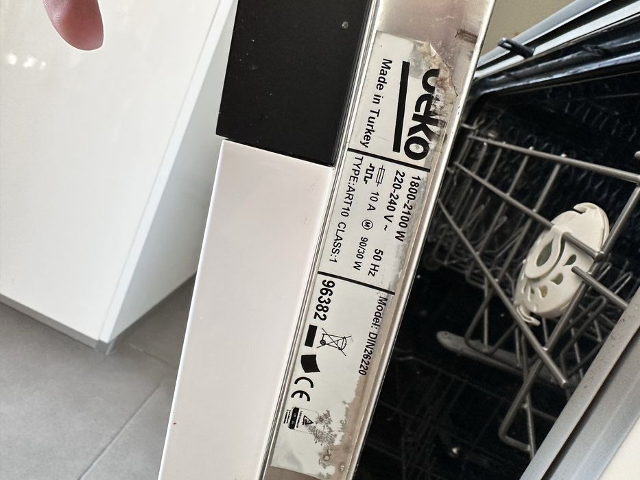 Máquina de Lavar Loiça Beko DIN26220 – Encastre 60 cm – Para Reparação ou Peças