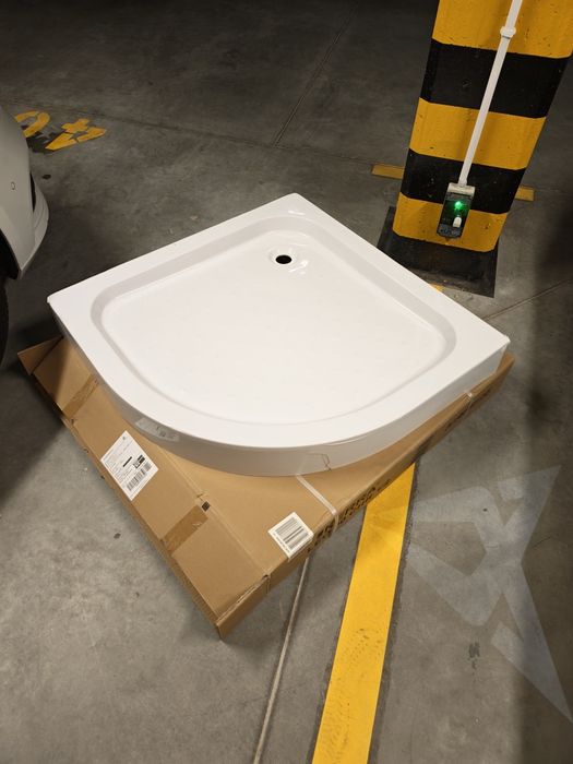Brodzik półokrągly 90x90, nowy z defektem