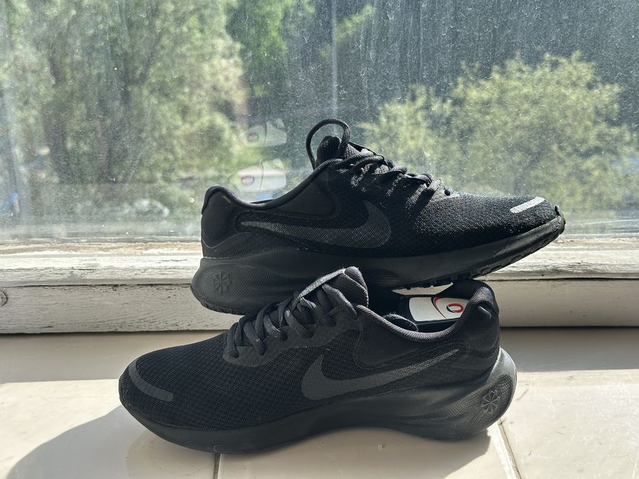 Кросівки Nike revolution7