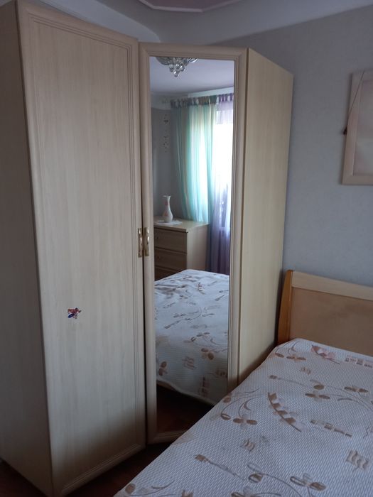 Продам угловой шкаф