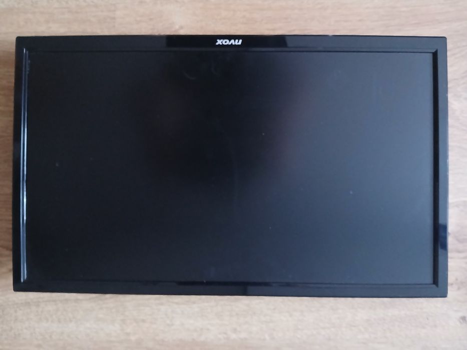 Zestaw TV telewizor plus antena satelitarna plus uchwyt do anteny