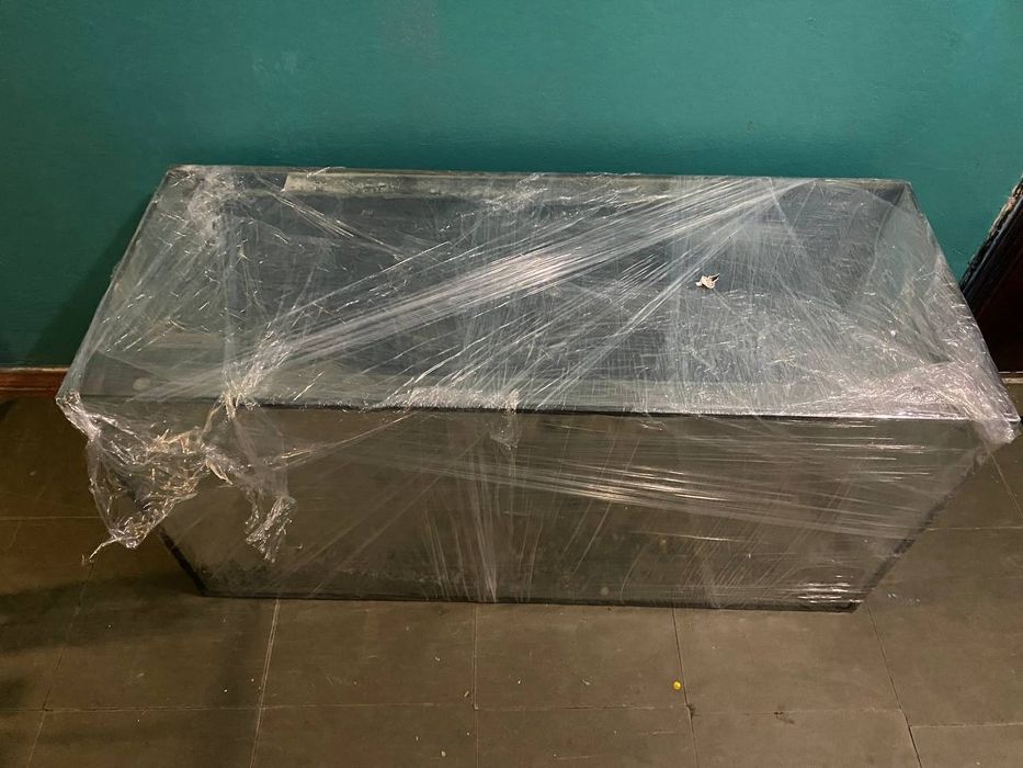 СРОЧНО ПРОДАМ аквариум на 180 литров