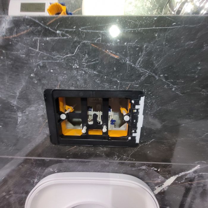 Hydraulik  naprawa spłuczki podtynkowej Inspekcja Kamerą Inspekcyjną