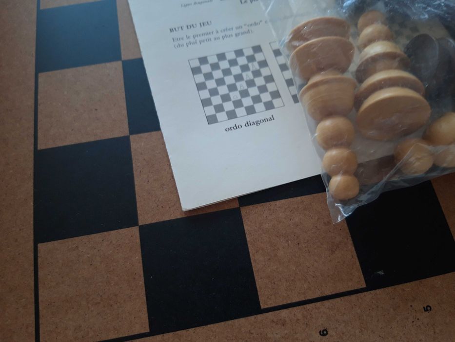 Jogo de tabuleiro ORDO