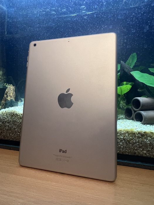 Планшет Apple iPad Air 1 16GB Wi-Fi (A1474) білий
