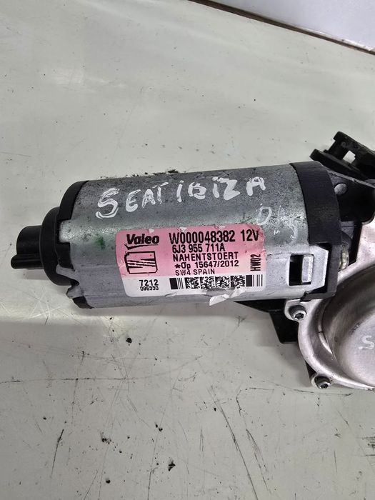 Motor limpa vidos traseiro Seat Ibiza 2015  referência: 6J3955711A