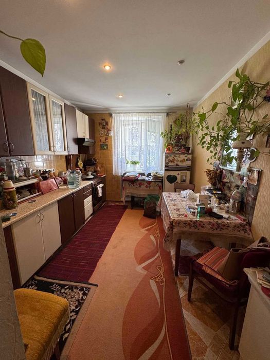СРОЧНО!3-комн.квартира ул. Бочарова газ! дом кирпич! 80 м2 3 этаж
