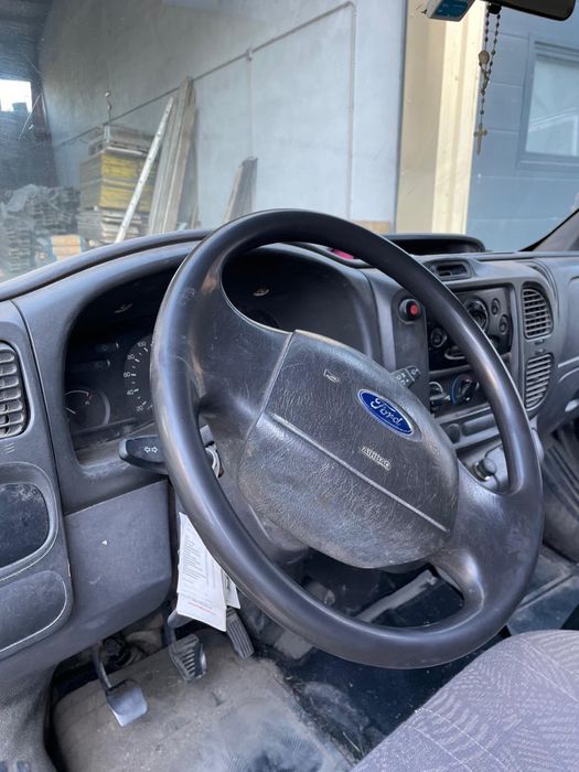 Ford Transit Caixa aberta 7 lugares
