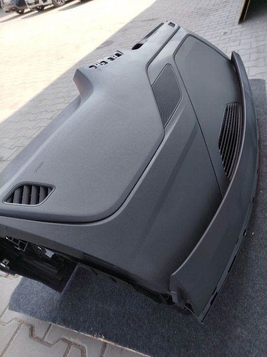 Торпеда передня панель VW ID 3