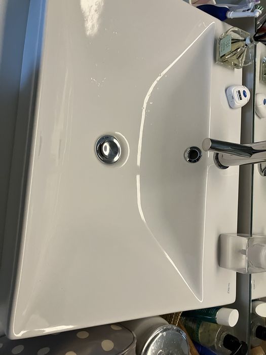 Lavatorio Sanitana Albus 60 , de pousar, com furo de torneira e esgoto