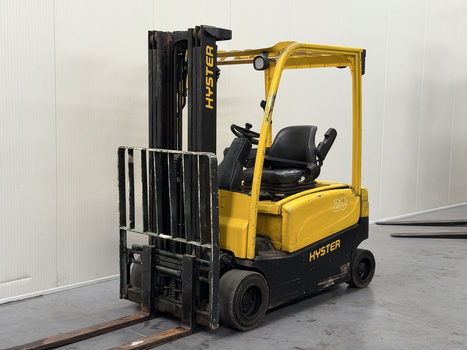 Empilhador elétrico Hyster - 2.0t triplex