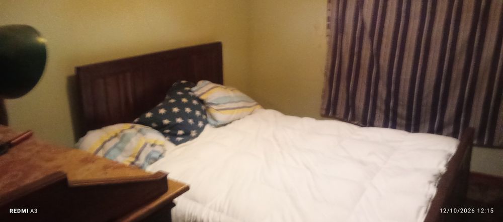 Alugo quarto para duas pessoas