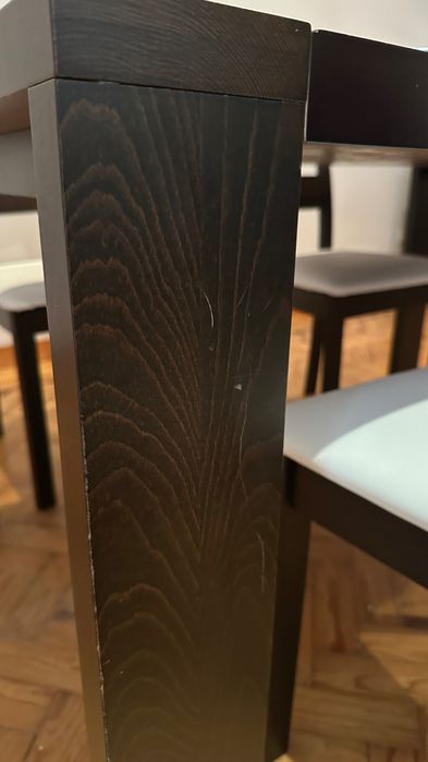 Conjunto de Mesa Jantar Moderna (4 Cadeiras) - Estado Impecável - Estilo Escandinavo