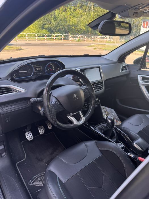 Sprzedam Peugeot 2008 aircross 2019 rok  1,5 Blue Hdi 120 tyś km