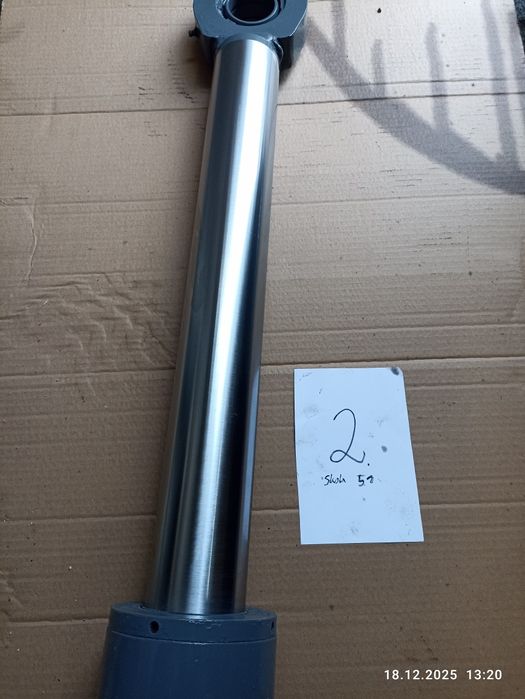 Siłownik hydrauliczny dwustronnego działania