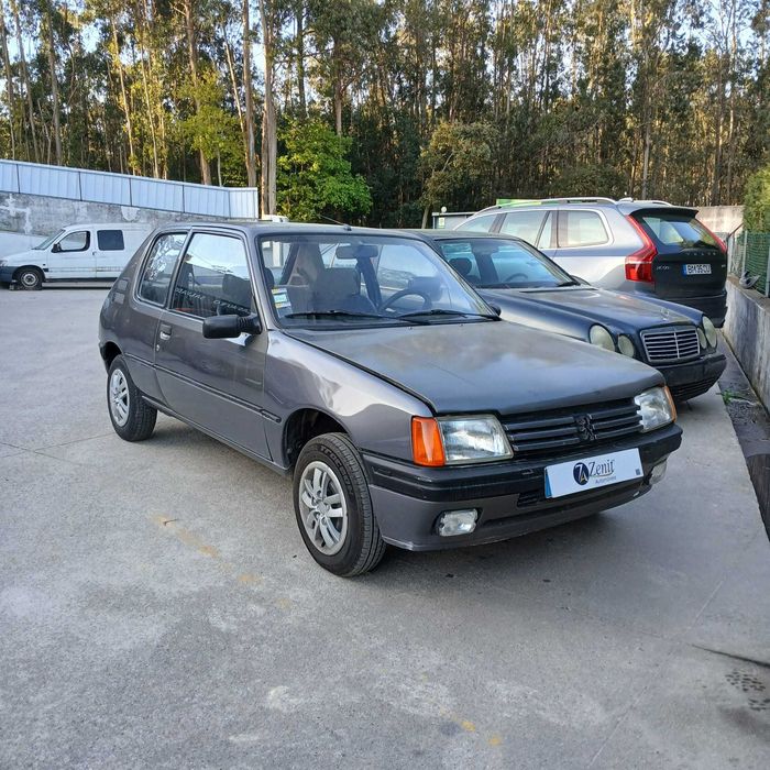 Peugeot 205 1.2 de 1988 - Peças Usadas