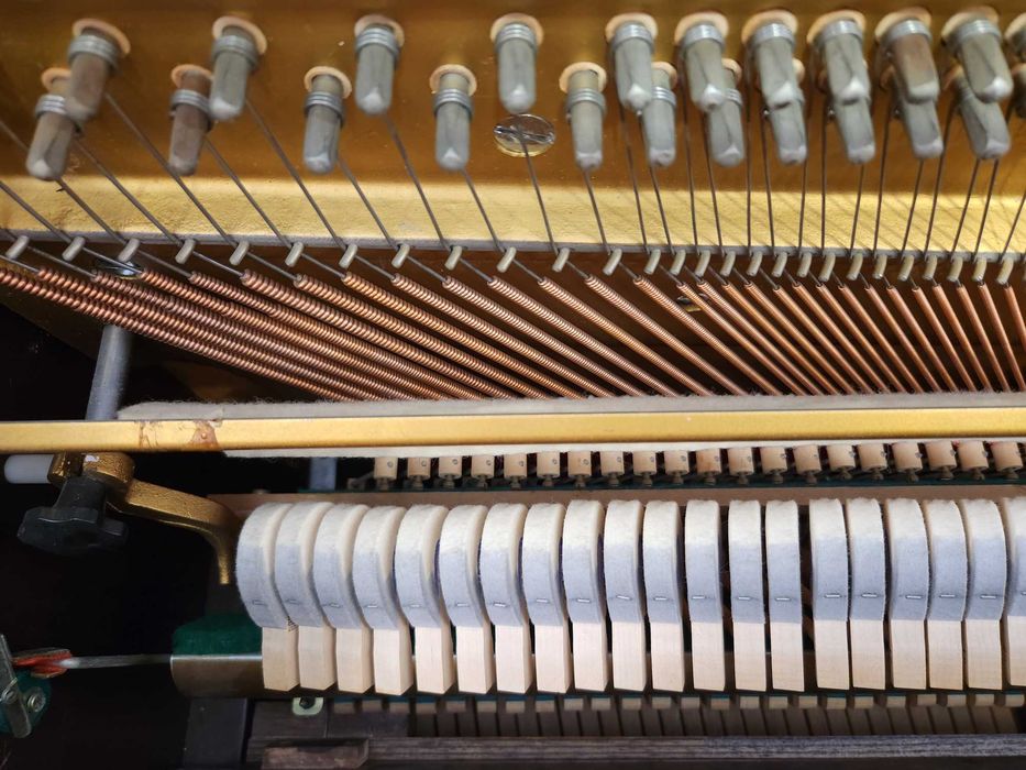 Piano vertical Young Shang