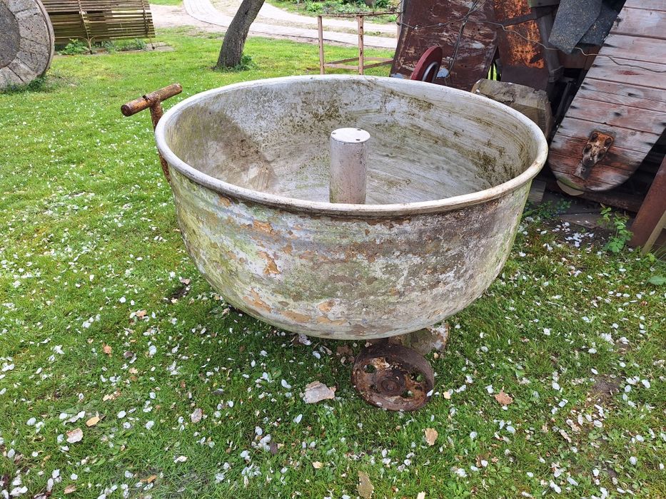 Misa aluminiowa na kołach