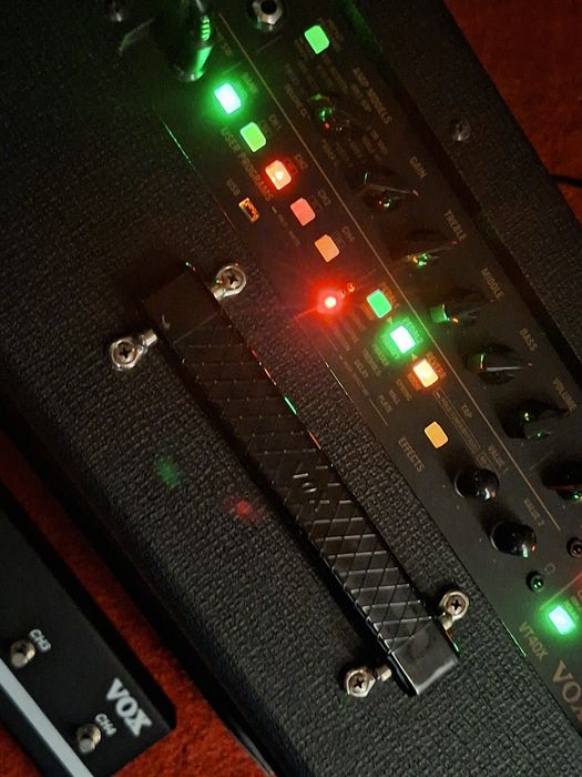 Vox VT40X Valvetronix + Pedal Footswitch Vox VFS5 (Como Novo)