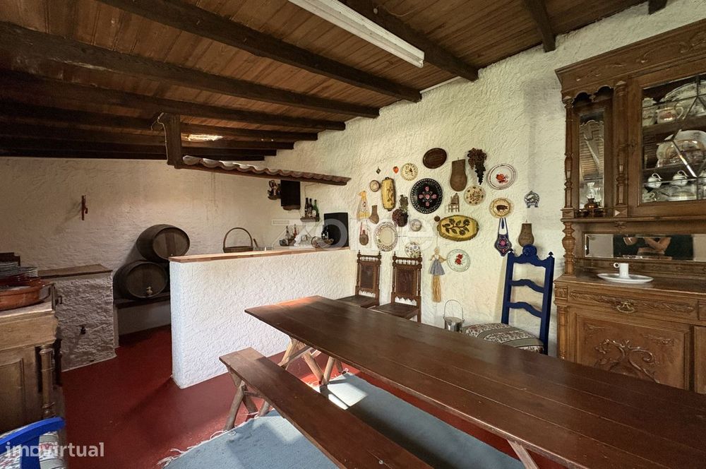 Moradia com logradouro, área total de 520m2 nas Raposeiras/Sintra