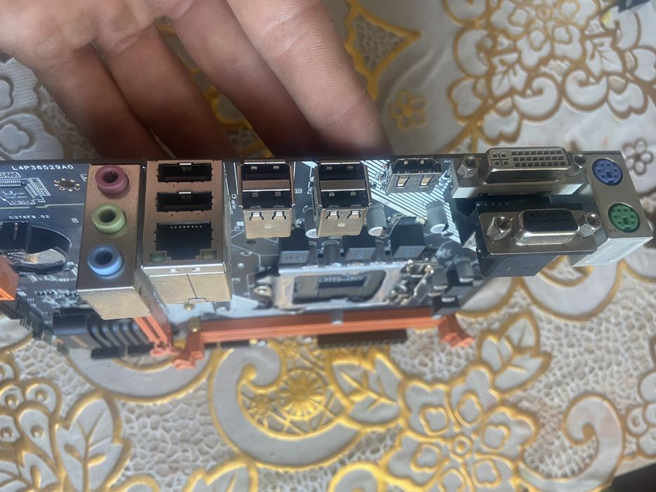 Материнська плата Huananzhi B75 (PCL-eX 16)