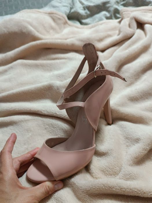 Бу жіночі босоніжки 36 розмір